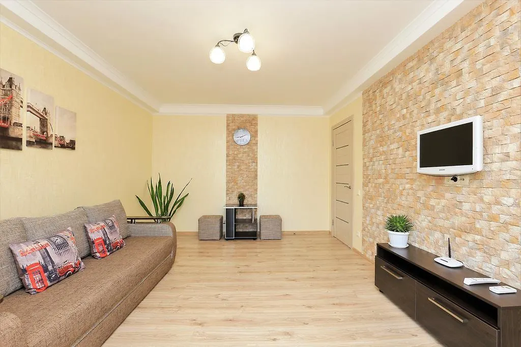 Apartment On Obolonskiy Prospect 16V Kijev