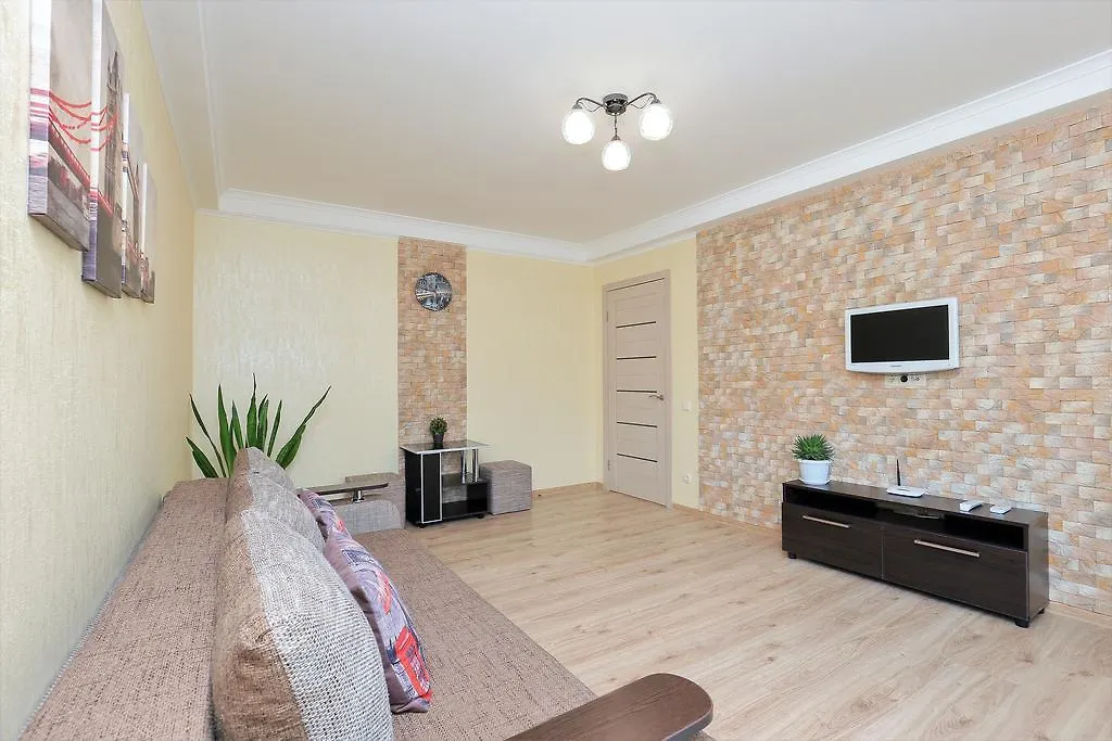 Apartment On Obolonskiy Prospect 16V Kijev