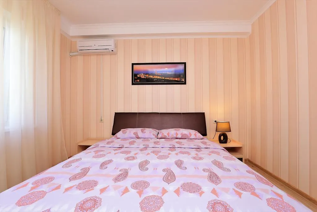Apartment On Obolonskiy Prospect 16V Kijev